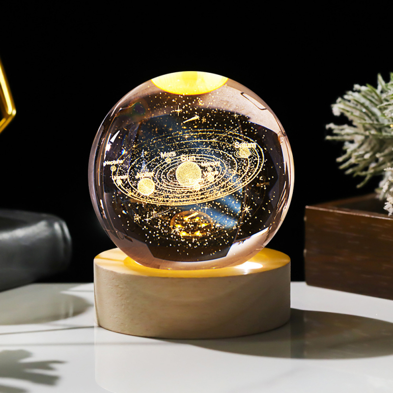 Krištáľová guľa nočné svetlo s laserovým gravírovaním galaxie Slnečnej sústavy – Materiál: Kryštál; Štýl: Moderný minimalistický; Stolná dekorácia