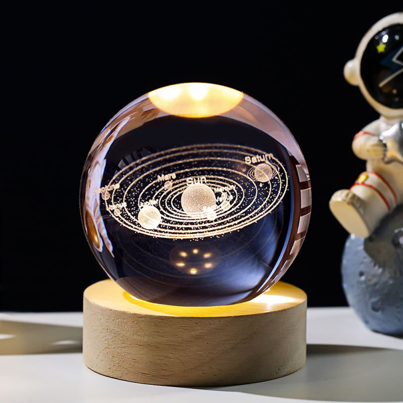 Krištáľová guľa nočné svetlo s laserovým gravírovaním galaxie Slnečnej sústavy – Materiál: Kryštál; Štýl: Moderný minimalistický; Stolná dekorácia