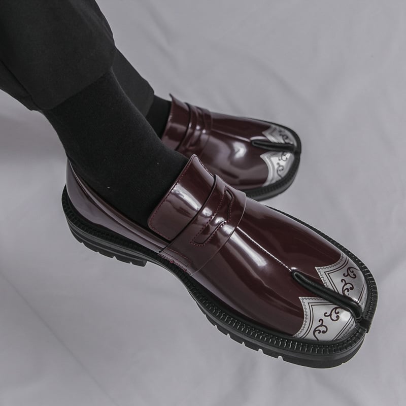 Férfi műbőr cipő, felsőrész műbőr, gumitalp, slip-on, kerek orrú