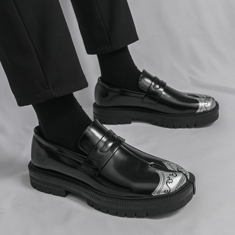 Férfi műbőr cipő, felsőrész műbőr, gumitalp, slip-on, kerek orrú