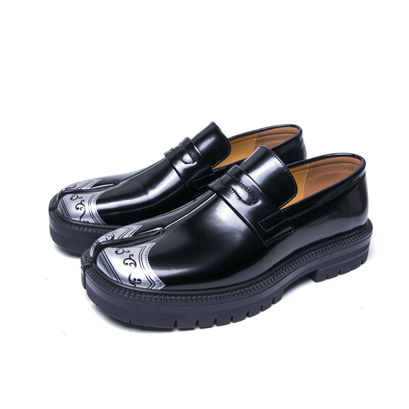 Férfi műbőr cipő, felsőrész műbőr, gumitalp, slip-on, kerek orrú