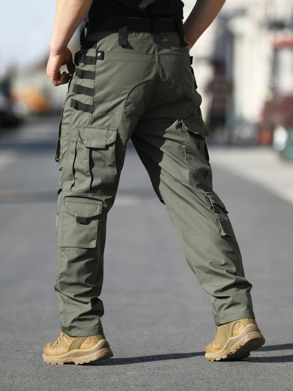 Pánske taktické nohavice, maskáčový vzor, odolný materiál, voľný strih, na jar a jeseň