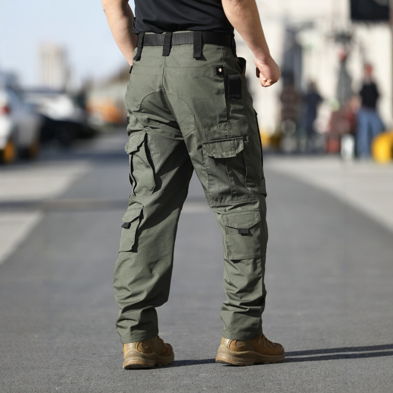 Pánske taktické nohavice, maskáčový vzor, odolný materiál, voľný strih, na jar a jeseň