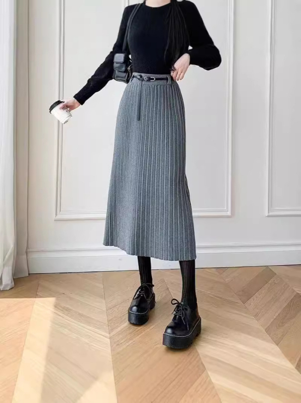 A linijos midi sijonas, elegantiškas stilius; audinys: viskozė su core-spun siūlais