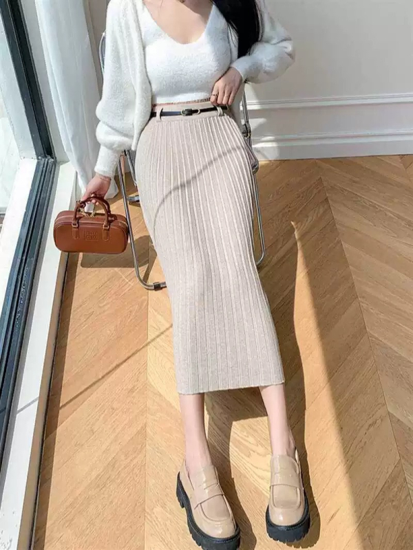 A linijos midi sijonas, elegantiškas stilius; audinys: viskozė su core-spun siūlais