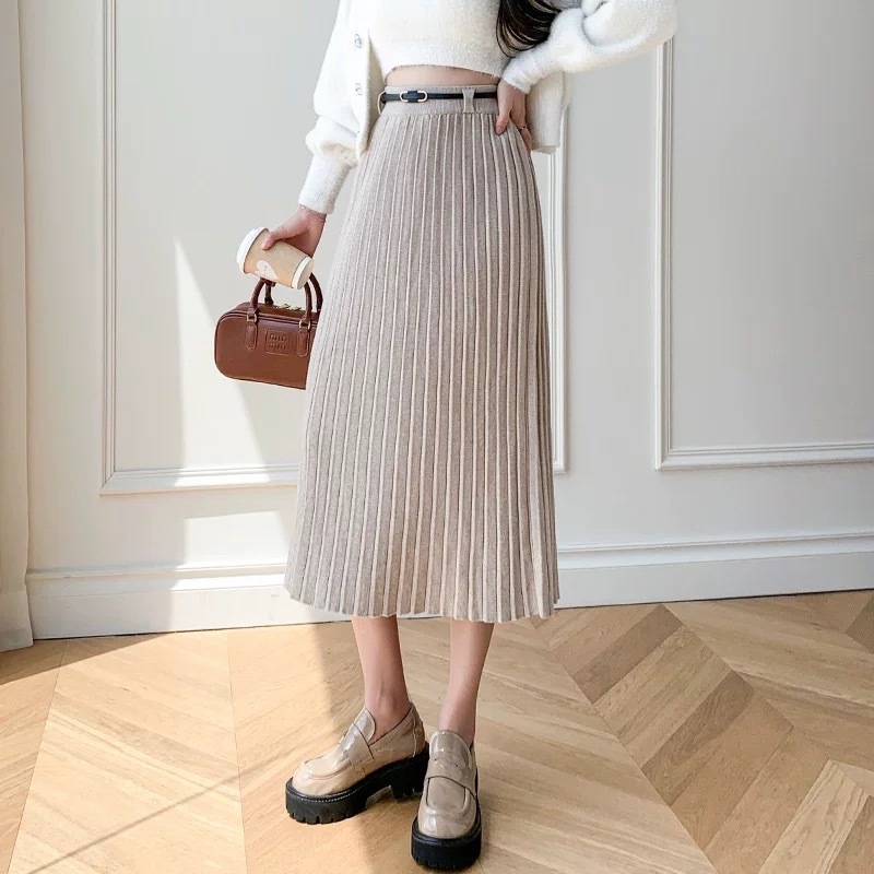 A linijos midi sijonas, elegantiškas stilius; audinys: viskozė su core-spun siūlais