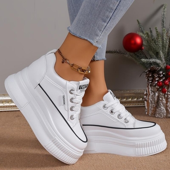 Raffia felsőrészes tornacipő, csíkos mintázat, gyapjú bélés, hintázó talp, sarokmagasság 0–1 cm