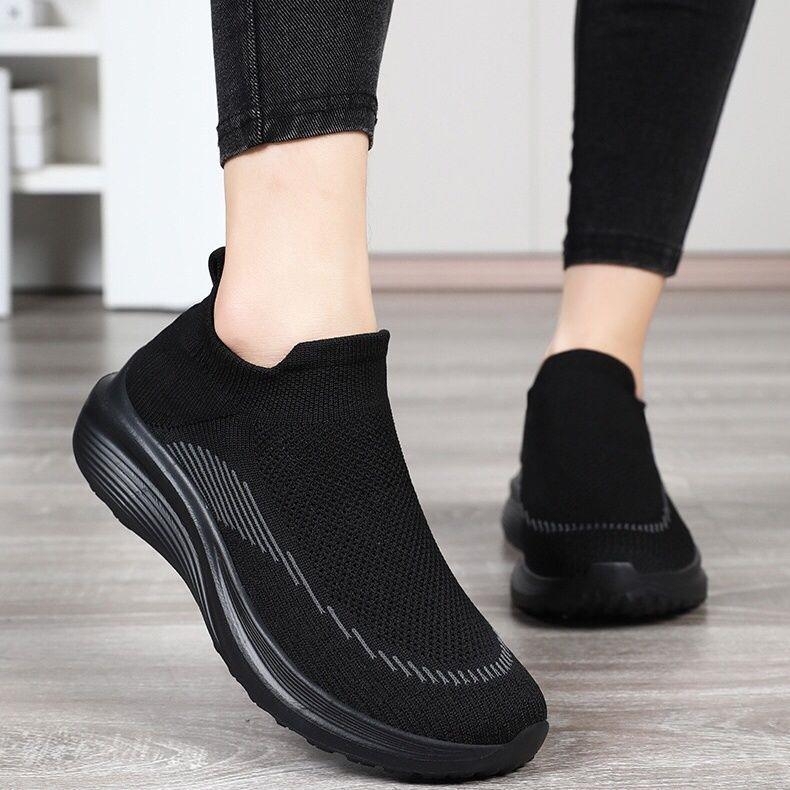 Hálós felsőrészű Slip-On sportcipő PU talppal, EVA belső talppal, lélegző, könnyű, csúszásmentes