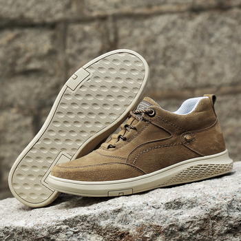 7 cm rejtett magasságnövelésű sneaker, felső része disznó bőrből, kerek orr, fűzős, gumi talp