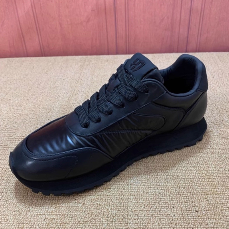 Uniszex casual cipő szövet és műbőr felsőrésszel, gumírozott vastag talppal, elől fűzővel, középmagas sarok 3–5 cm