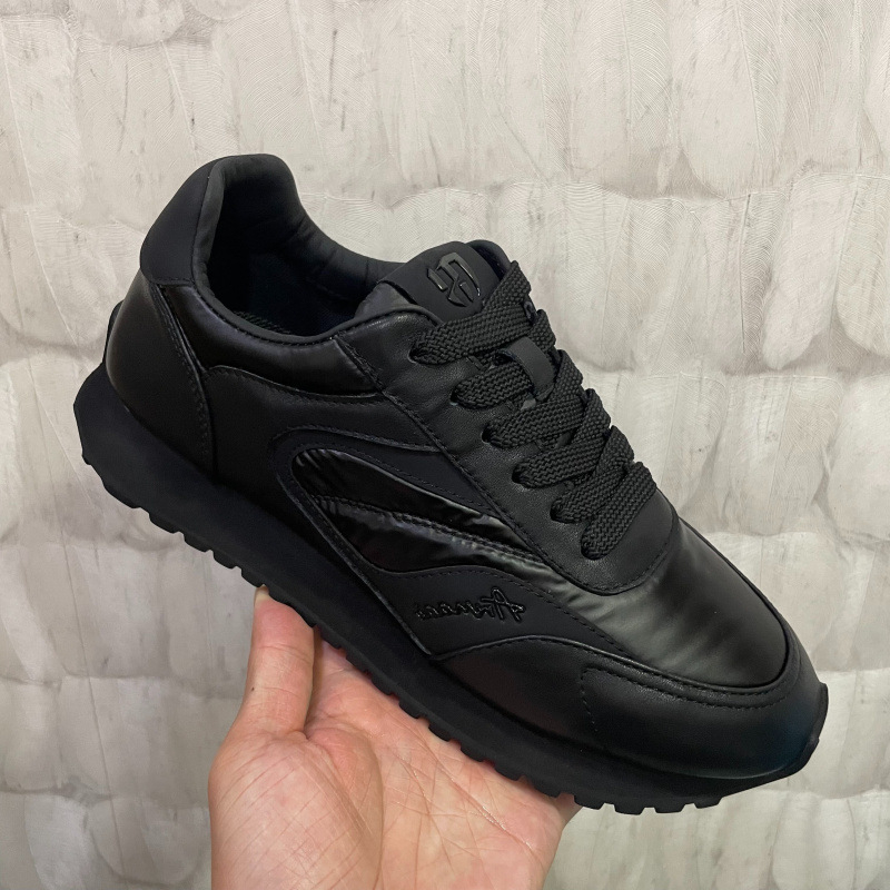Uniszex casual cipő szövet és műbőr felsőrésszel, gumírozott vastag talppal, elől fűzővel, középmagas sarok 3–5 cm