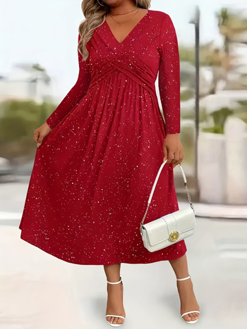 Euro–amerikai stílusú hosszú ruha V-nyakkal, hosszú ujjúval, deréken kötött csomó és kristályos díszítéssel, poliészter anyag.