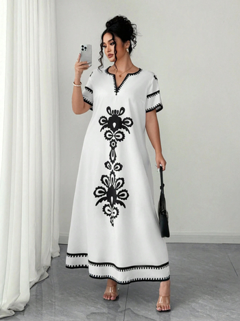 Elegáns hosszú ruha V-nyakkal, digitális nyomtatású minta, poliészter (95%+), elegáns stílus