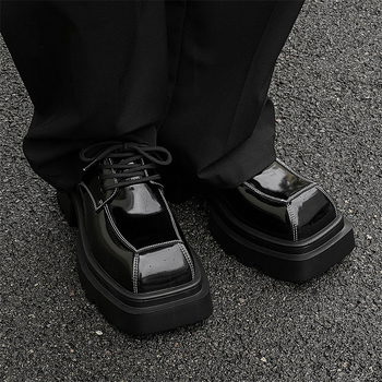 Férfi üzleti hivatalos cipő, négyszögletes orr, magasságot növelő, gumírozott talp, csúszásmentes