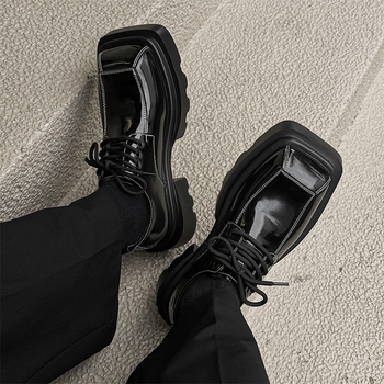 Férfi üzleti hivatalos cipő, négyszögletes orr, magasságot növelő, gumírozott talp, csúszásmentes