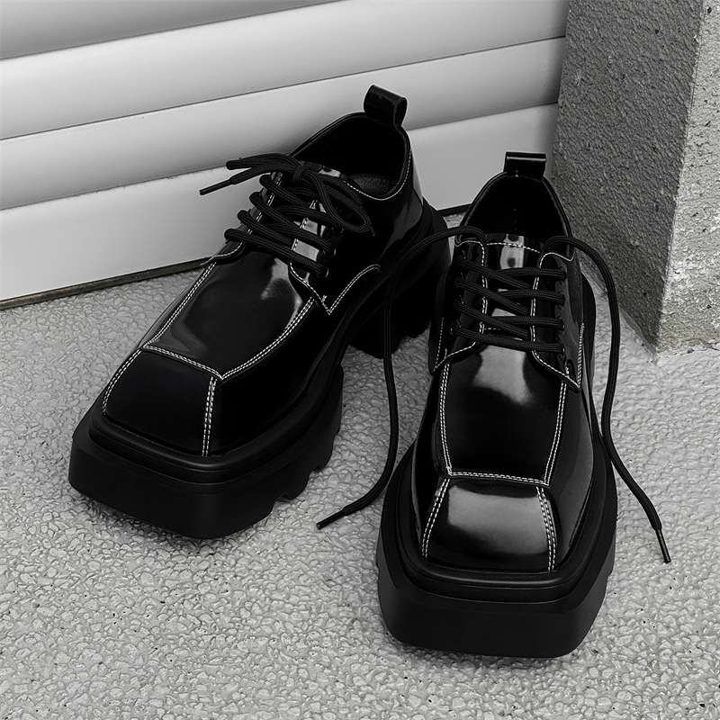 Férfi üzleti hivatalos cipő, négyszögletes orr, magasságot növelő, gumírozott talp, csúszásmentes