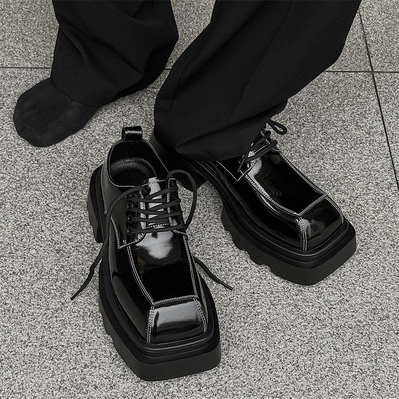 Férfi üzleti hivatalos cipő, négyszögletes orr, magasságot növelő, gumírozott talp, csúszásmentes