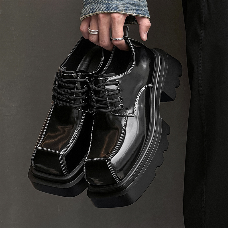 Férfi üzleti hivatalos cipő, négyszögletes orr, magasságot növelő, gumírozott talp, csúszásmentes