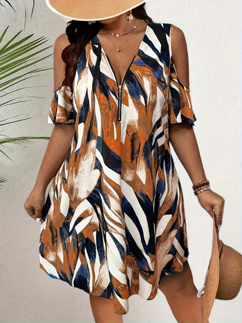 Milk-Silk anyagú virágmintás egyrészes ruha, V-nyakkal, 3/4 harangujjú ujjak, A-vonalú rövid szoknyával