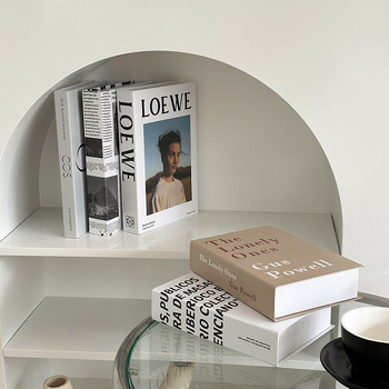 Nordický minimalistický falošný knihy dekor pre písací stôl a poličku — typ: dekoratívne knihy; štýl: minimalistický; použitie: písací stôl, polička, modelová izba