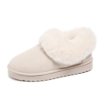 Női téli csizma, PU felsőrészel, PU belső talp, belső rövid plüss bélés, gumitalp, középmagas kivitel, slip-on