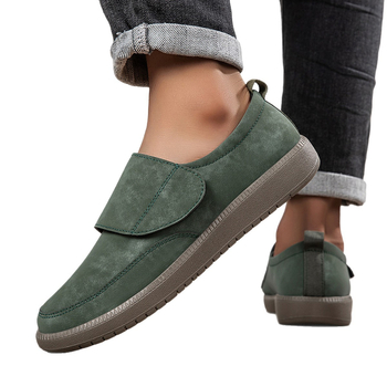 Pánske slip-on loafers z mikrovlákna, zapínanie na Velcro, gumová podrážka, PU vložka, okrúhla špička, jeseň 2025