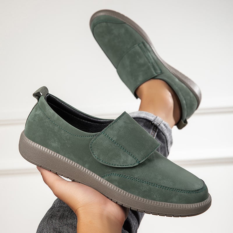 Pánske slip-on loafers z mikrovlákna, zapínanie na Velcro, gumová podrážka, PU vložka, okrúhla špička, jeseň 2025