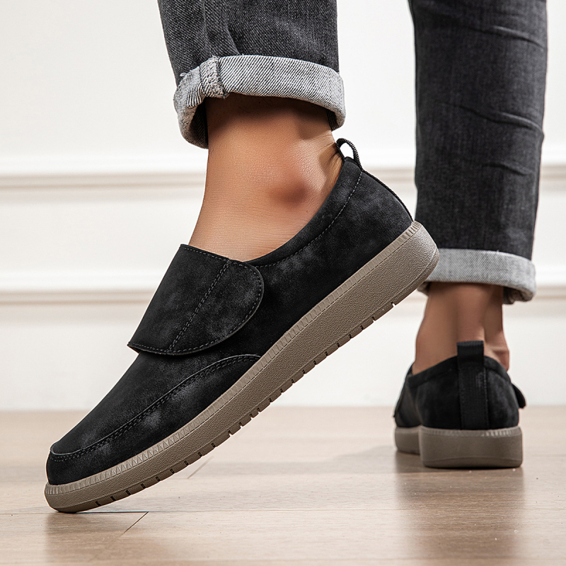 Pánske slip-on loafers z mikrovlákna, zapínanie na Velcro, gumová podrážka, PU vložka, okrúhla špička, jeseň 2025
