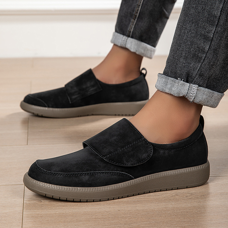 Pánske slip-on loafers z mikrovlákna, zapínanie na Velcro, gumová podrážka, PU vložka, okrúhla špička, jeseň 2025