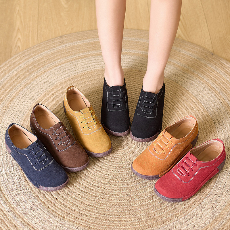 Γυναικεία παπούτσια από γνήσιο δέρμα, στρογγυλή μύτη, δύο στρώσεις δέρματος αγελάδας, μεσαίο ύψος επάνω, κορδόνια μπροστά, μονόχρωμα