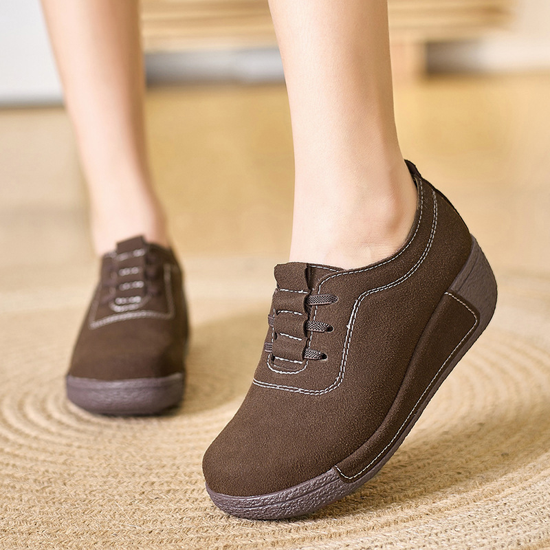 Γυναικεία παπούτσια από γνήσιο δέρμα, στρογγυλή μύτη, δύο στρώσεις δέρματος αγελάδας, μεσαίο ύψος επάνω, κορδόνια μπροστά, μονόχρωμα