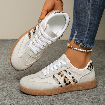 Leopard mintás velúr női sportcipő, fűzős, középsarkú 3–5 cm, gumírozott talp