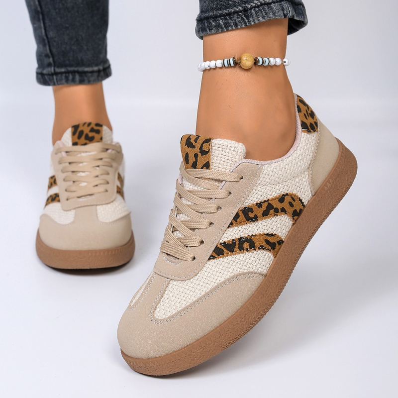 Leopard mintás velúr női sportcipő, fűzős, középsarkú 3–5 cm, gumírozott talp