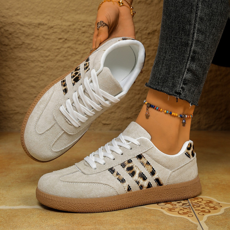 Leopard mintás velúr női sportcipő, fűzős, középsarkú 3–5 cm, gumírozott talp