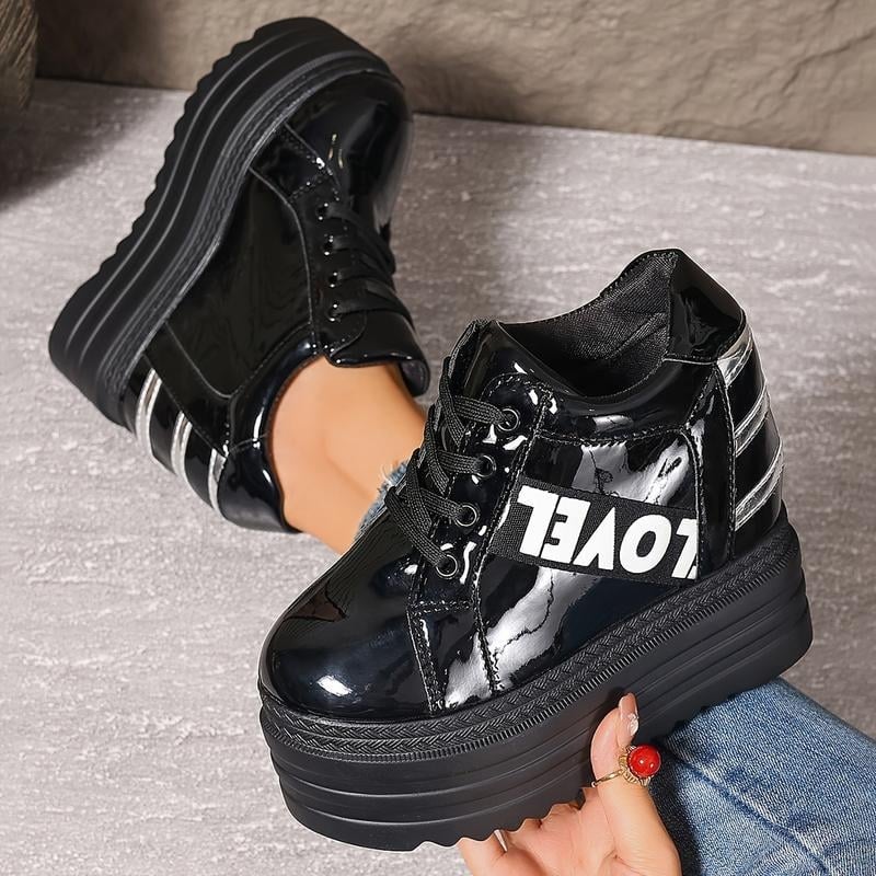 Női fehér vastag talpú edzőcipő meleg gyapjú bélésével, raffia felsőrész csíkos mintával, slip-on kényelemmel