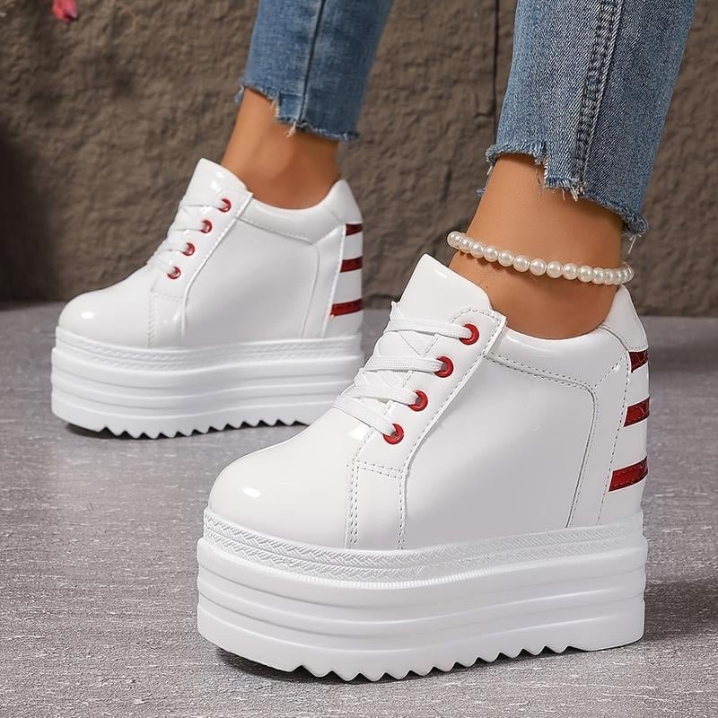 Női fehér vastag talpú edzőcipő meleg gyapjú bélésével, raffia felsőrész csíkos mintával, slip-on kényelemmel