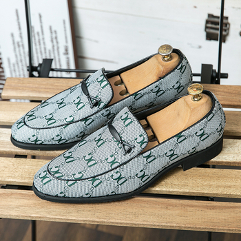 Férfi PU bőr slip-on cipő, felső rész PU bőrből, ultra-könnyű gumírozott talp, belső mikroszálas, hegyes orr