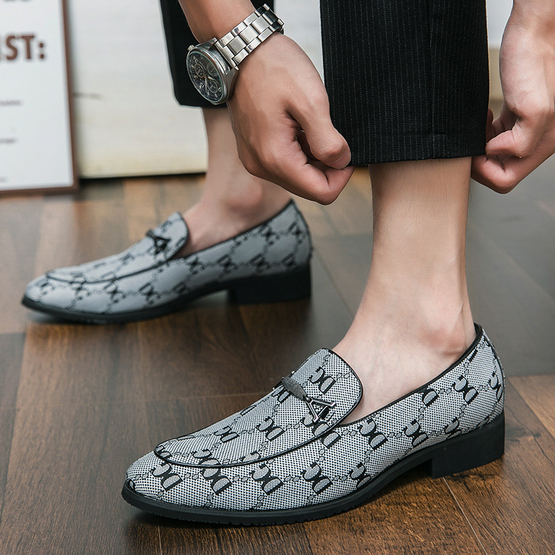 Férfi PU bőr slip-on cipő, felső rész PU bőrből, ultra-könnyű gumírozott talp, belső mikroszálas, hegyes orr