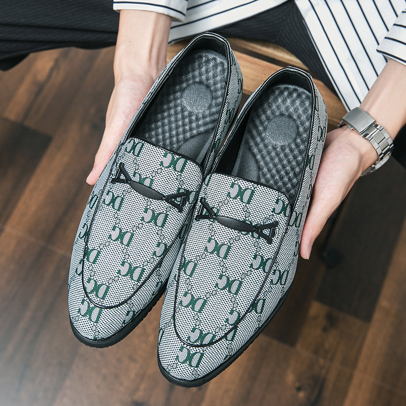 Férfi PU bőr slip-on cipő, felső rész PU bőrből, ultra-könnyű gumírozott talp, belső mikroszálas, hegyes orr