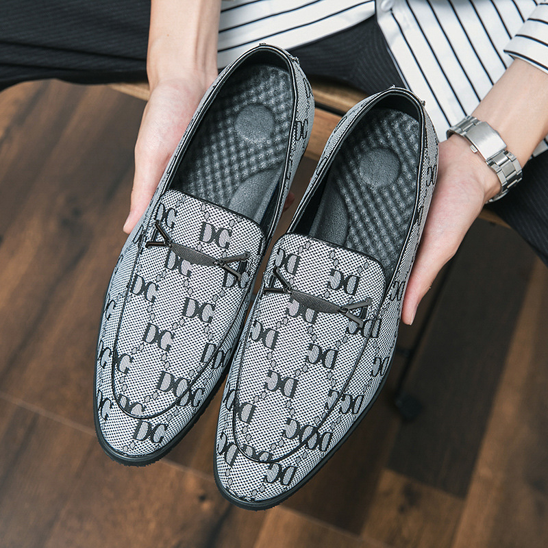 Férfi PU bőr slip-on cipő, felső rész PU bőrből, ultra-könnyű gumírozott talp, belső mikroszálas, hegyes orr