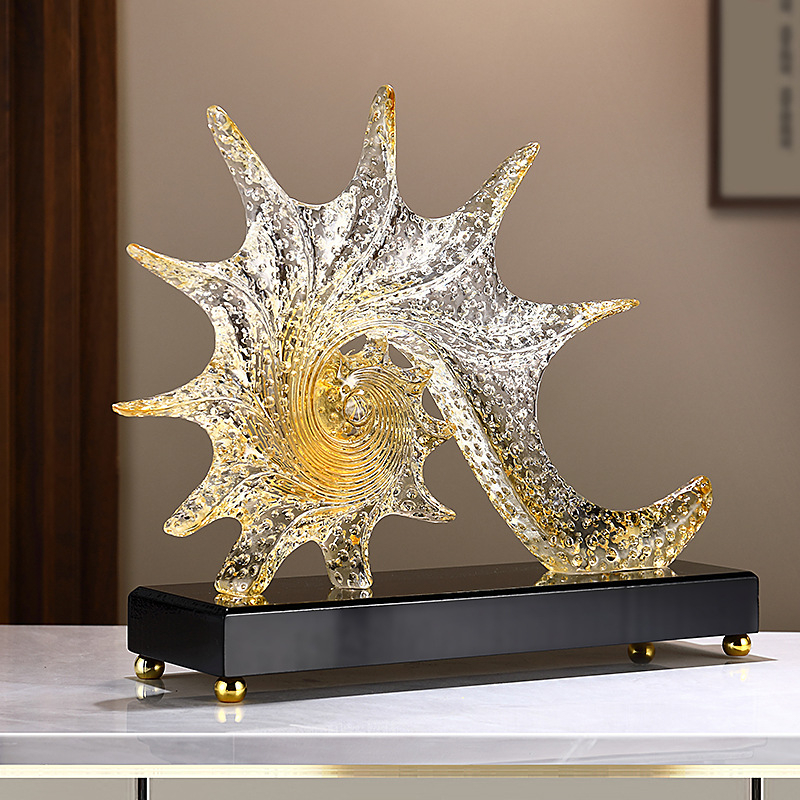 Skulptúra z bio živice s námornou tematikou – hviezdica, na vinársku vitrínu, moderný minimalistický štýl, ručne maľovaná, glazovaná povrchová úprava, prispôsobiteľná