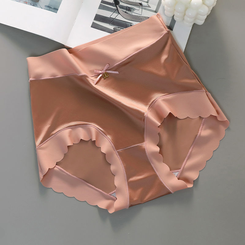 Ženské nohavičky s stredným pásom z nylonu; ice-silk látka; priedušné a antibakteriálne; vsadené Mulberry hodváb; hlavná tkanina 70–80% nylon; pletené 51–60D.