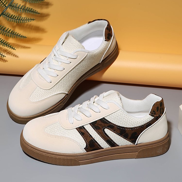 Női német edzőcipő - kerek orr, velúr felsőrész, bőr talp, fűzőzárás, alacsony felső