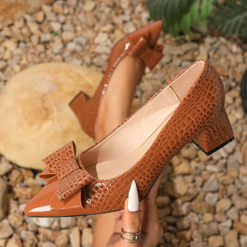 Дамски обувки на ток с остър нос, PU горна част, TPU подметка и среден ток 3–5 см