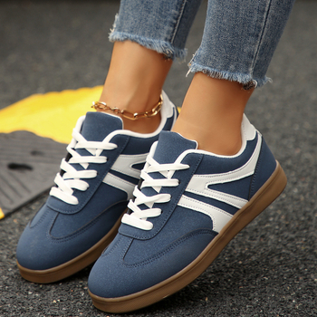 Női platformos sneaker — kerek orr, mű PU felsőrész, légáteresztő mesh belső, fűzővel záródó, alacsony platform sarok 1–3 cm