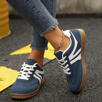 Női platformos sneaker — kerek orr, mű PU felsőrész, légáteresztő mesh belső, fűzővel záródó, alacsony platform sarok 1–3 cm