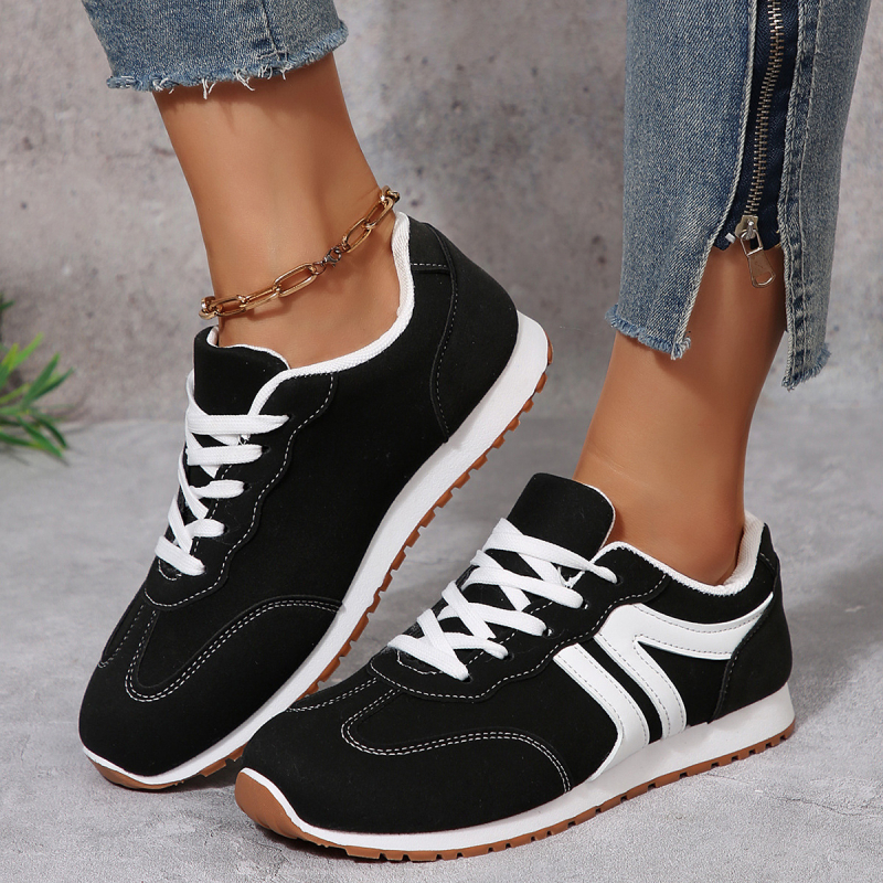 Női platformos sneaker — kerek orr, mű PU felsőrész, légáteresztő mesh belső, fűzővel záródó, alacsony platform sarok 1–3 cm