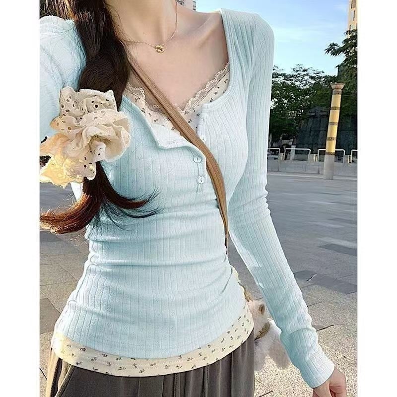 Ženska kratka majica s cvjetnom čipkom, V-dekolte, mješavina chenille-spandex, detalji s kopčama i šavovima