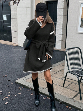 Pletené šaty s V výstrihom, dlhé rukávy, stredná dĺžka, nafúknutá sukňa, nastaviteľný pás