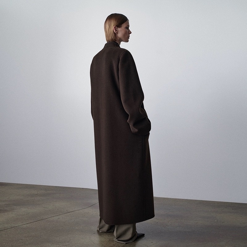 Дамско палто от вълнен твид, стойкова яка, скрита закопчалка, дължина 80–100 см, свободна кройка